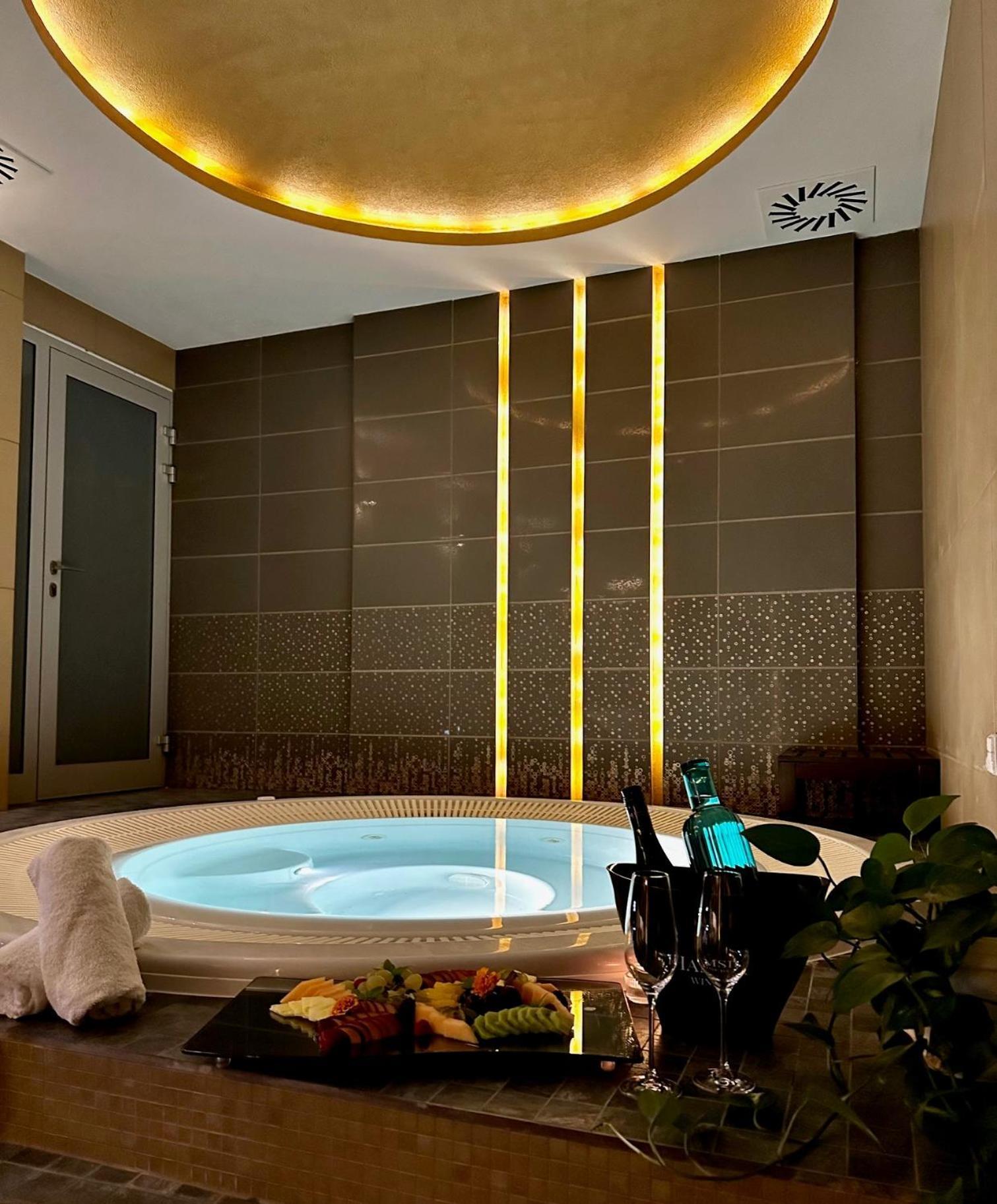 Art Hotel Kastiel Tomášov Esterno foto