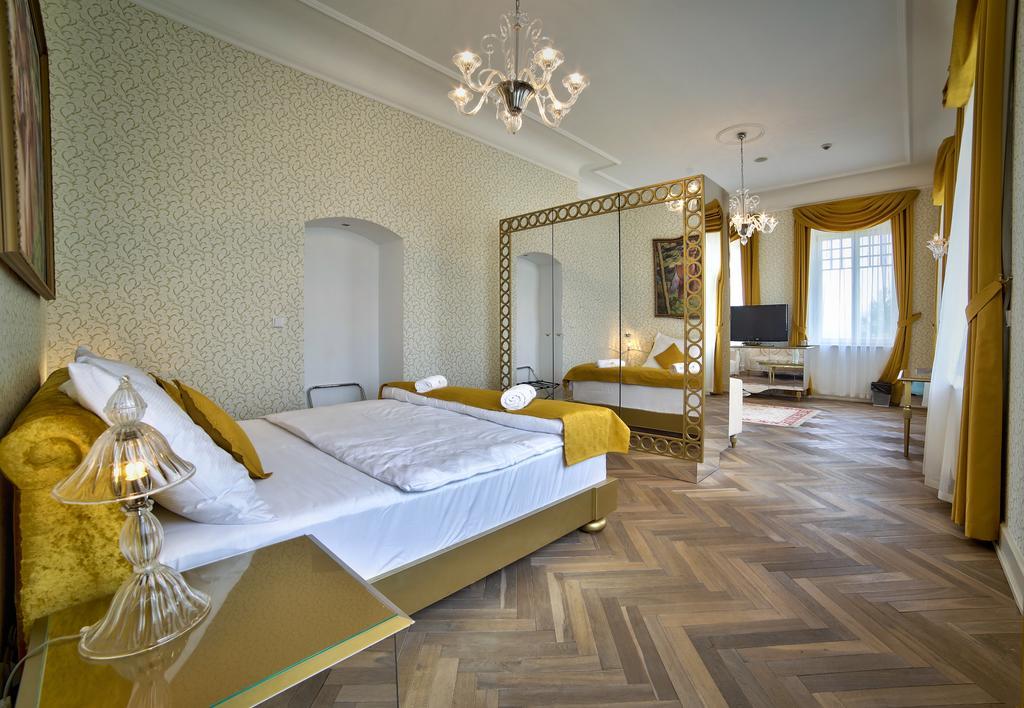 Art Hotel Kastiel Tomášov Esterno foto