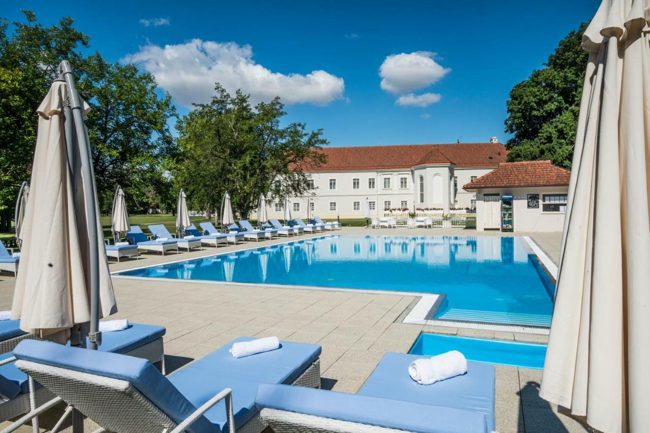 Art Hotel Kastiel Tomášov Esterno foto