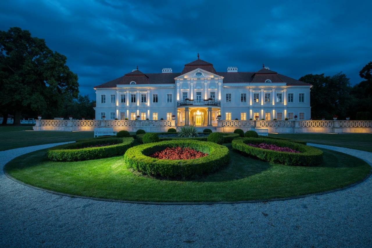 Art Hotel Kastiel Tomášov Esterno foto