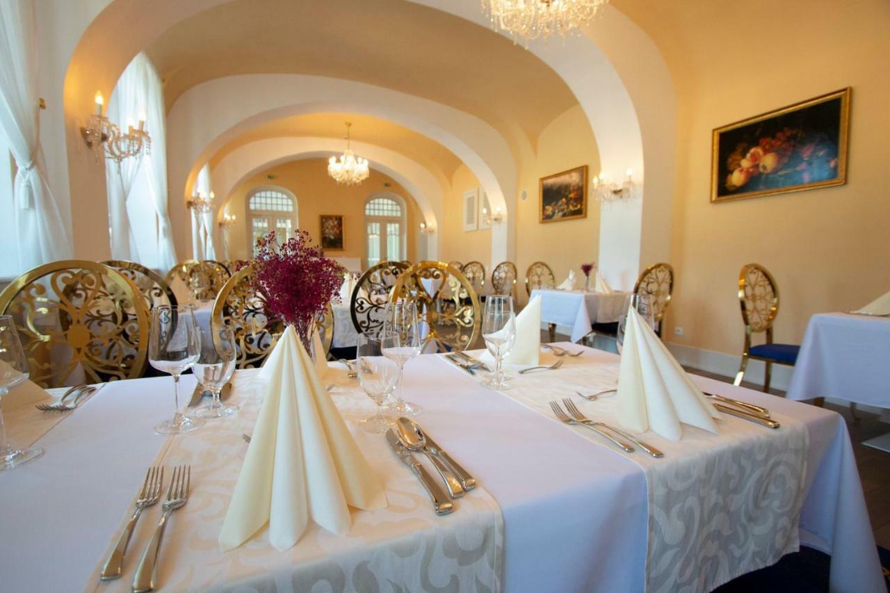 Art Hotel Kastiel Tomášov Esterno foto